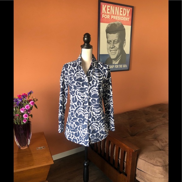 BODEN navy and white patterned button down shirt - Picture 2 of 8